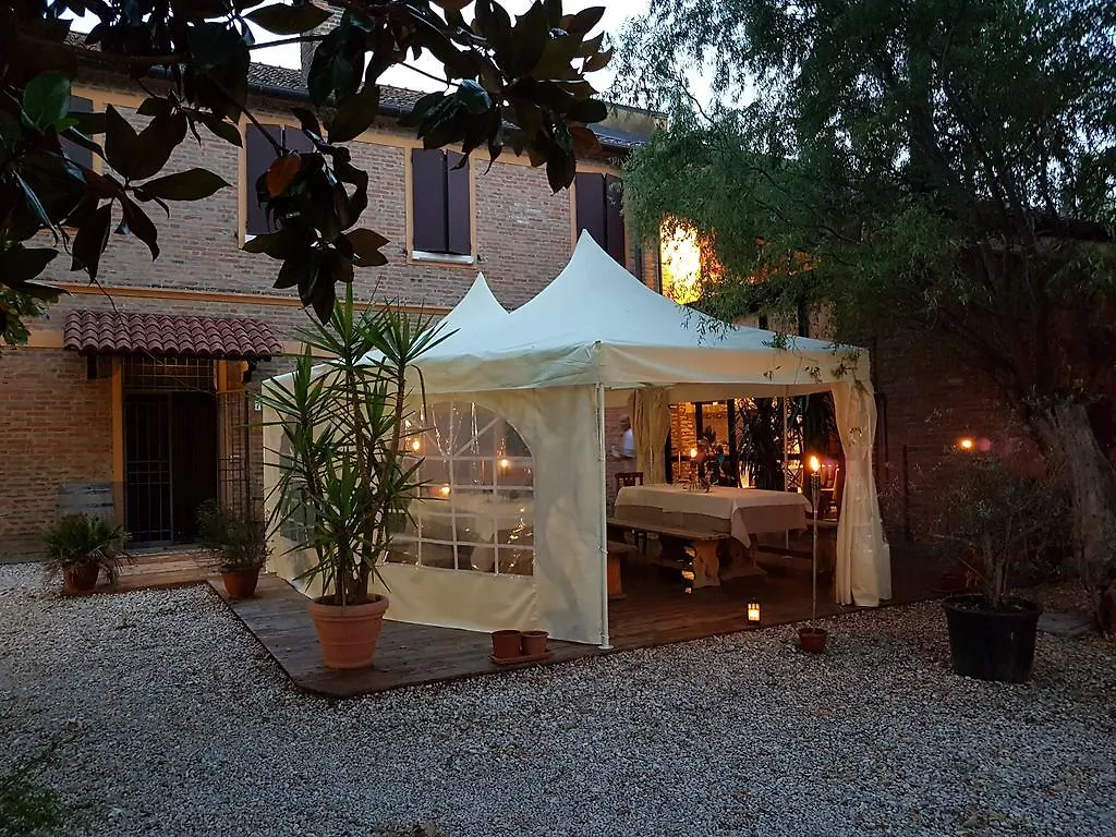 Corte Dossello Massa Fiscaglia Hotel